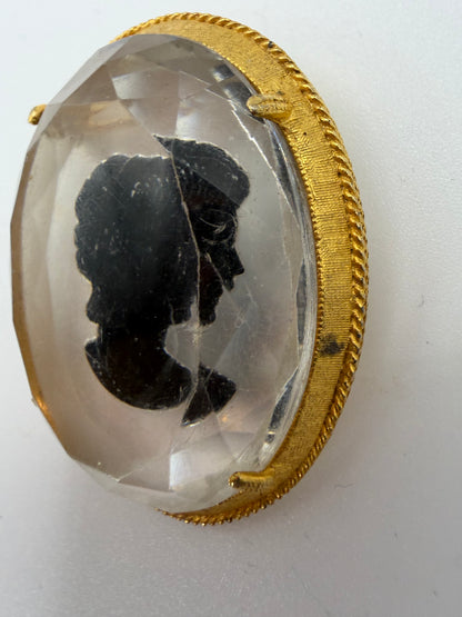 Vintage Carved Reverse Intaglio Clear Cameo Brooch