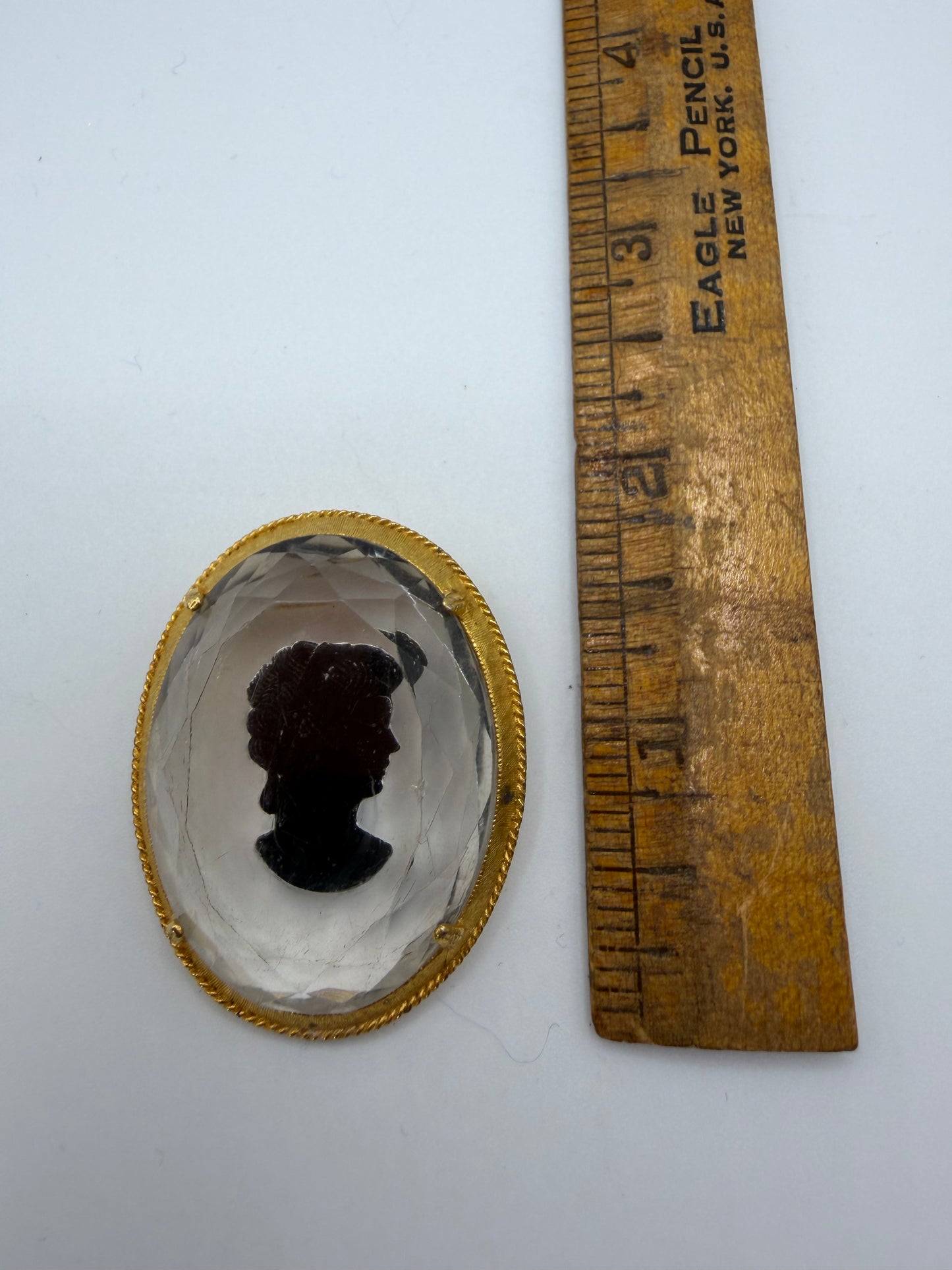 Vintage Carved Reverse Intaglio Clear Cameo Brooch