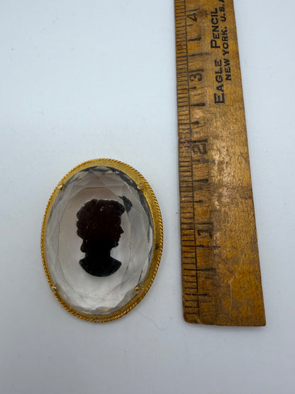 Vintage Carved Reverse Intaglio Clear Cameo Brooch