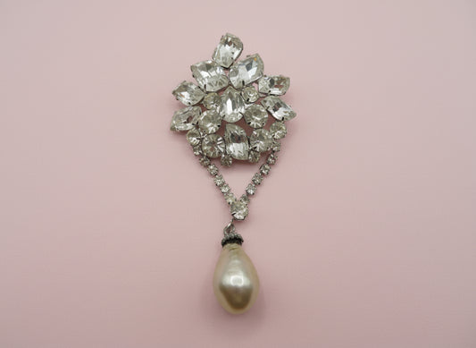 Iris Apfel's Vintage Weiss Rhinestone Pearl Brooch