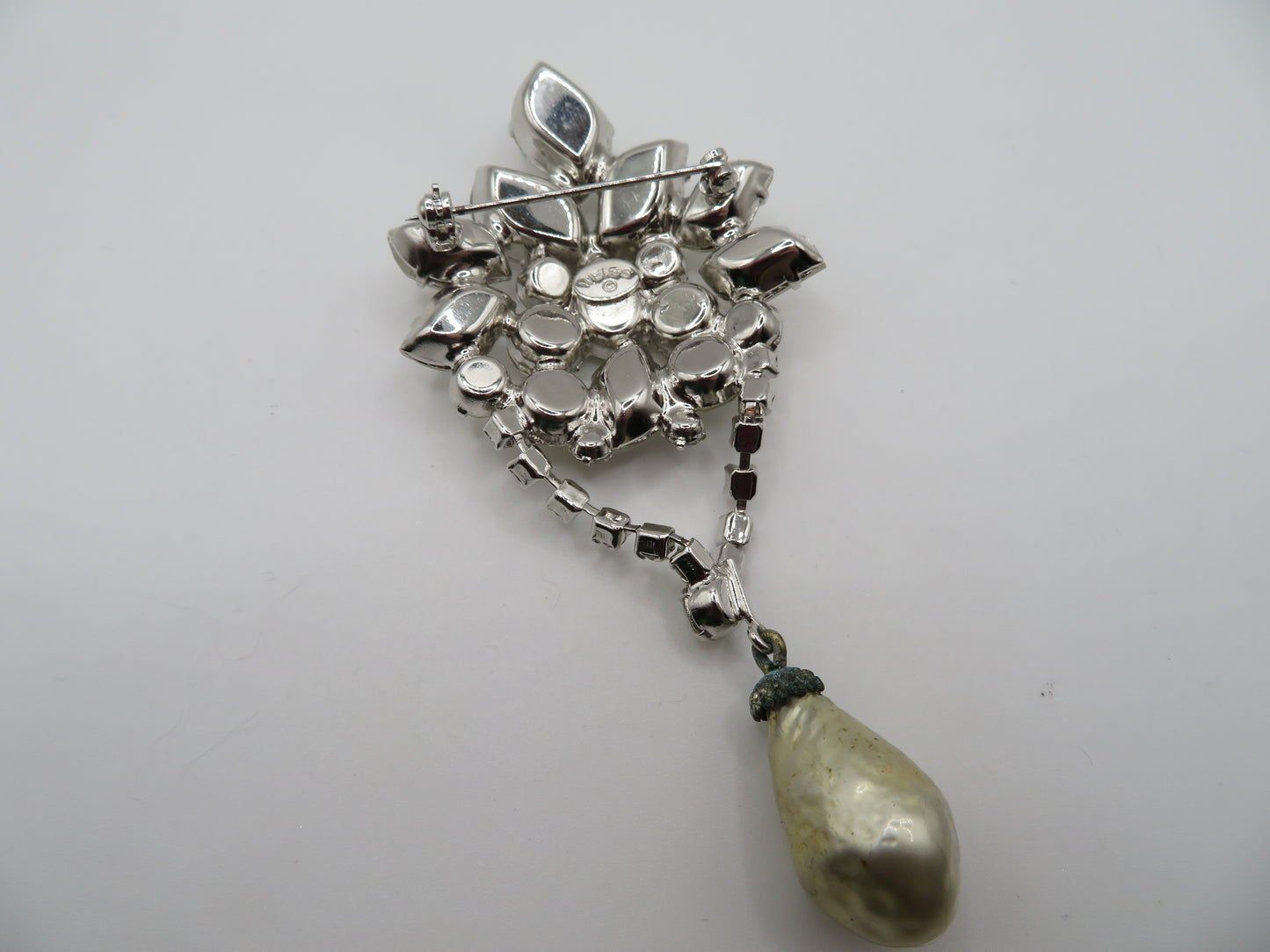 Iris Apfel's Vintage Weiss Rhinestone Pearl Brooch