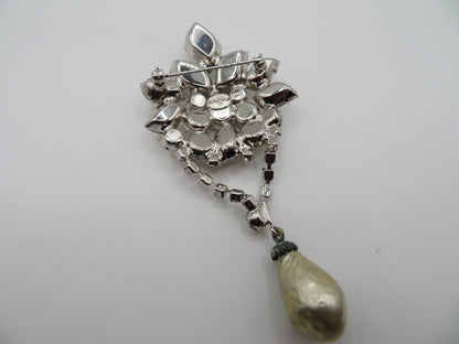 Iris Apfel's Vintage Weiss Rhinestone Pearl Brooch