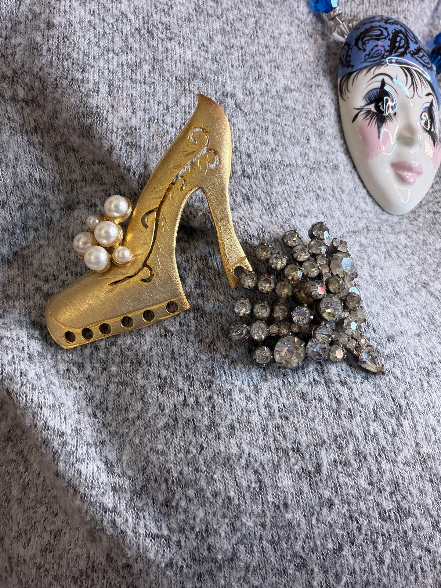 Vintage 1940s Glam Rhinestone Fan Brooch