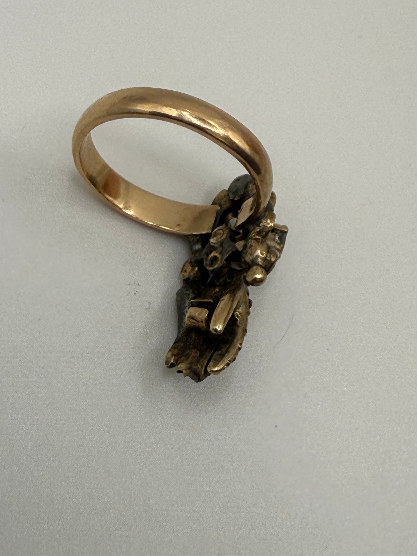 Iris Apfel's Antique 14K Diamond Hand Ring