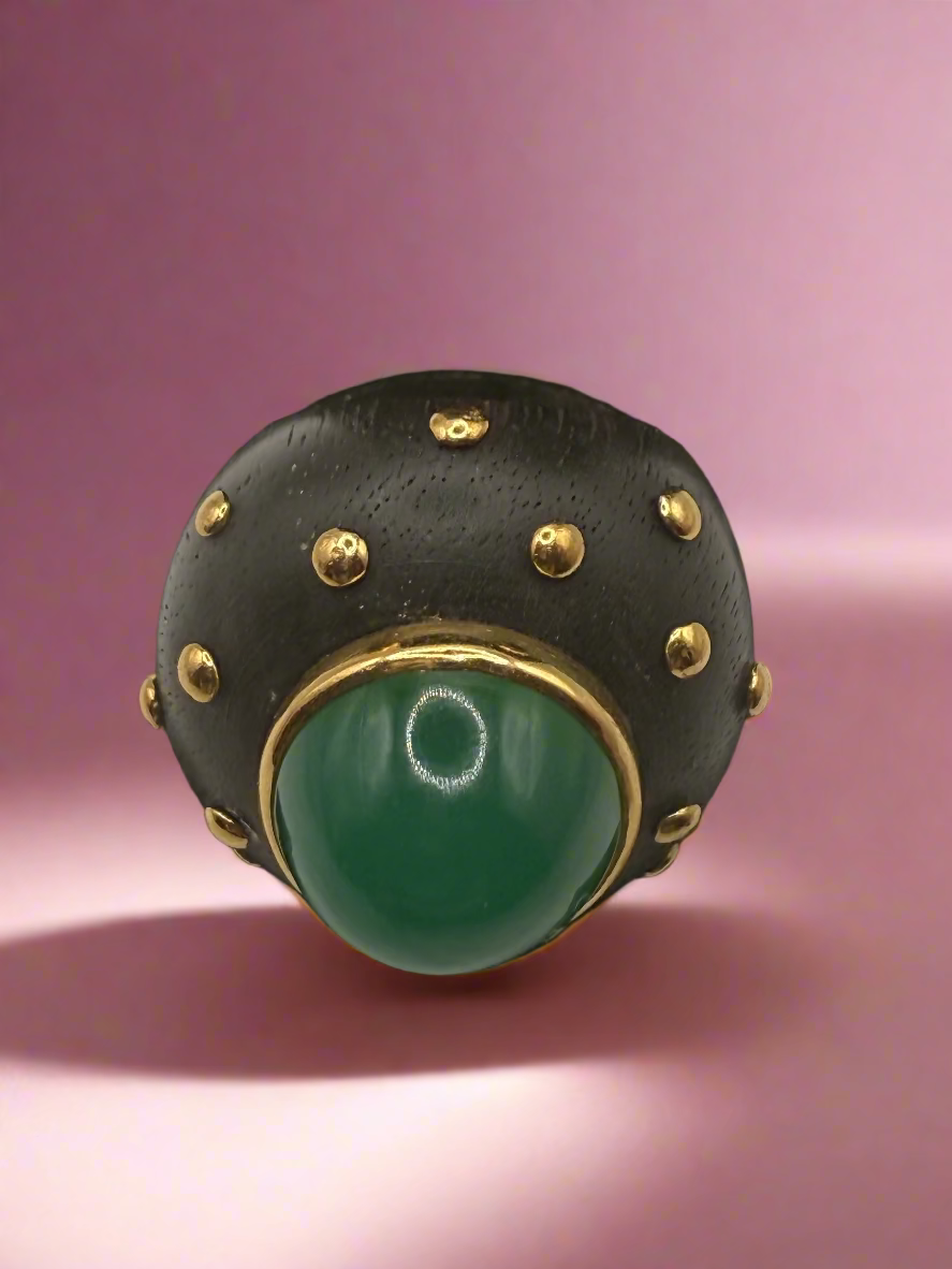 Vintage 18K Gold Huge Chalcedony Wood Cocktail Ring