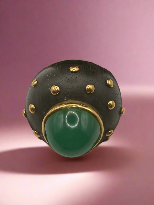 Vintage 18K Gold Huge Chalcedony Wood Cocktail Ring