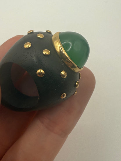 Vintage 18K Gold Huge Chalcedony Wood Cocktail Ring