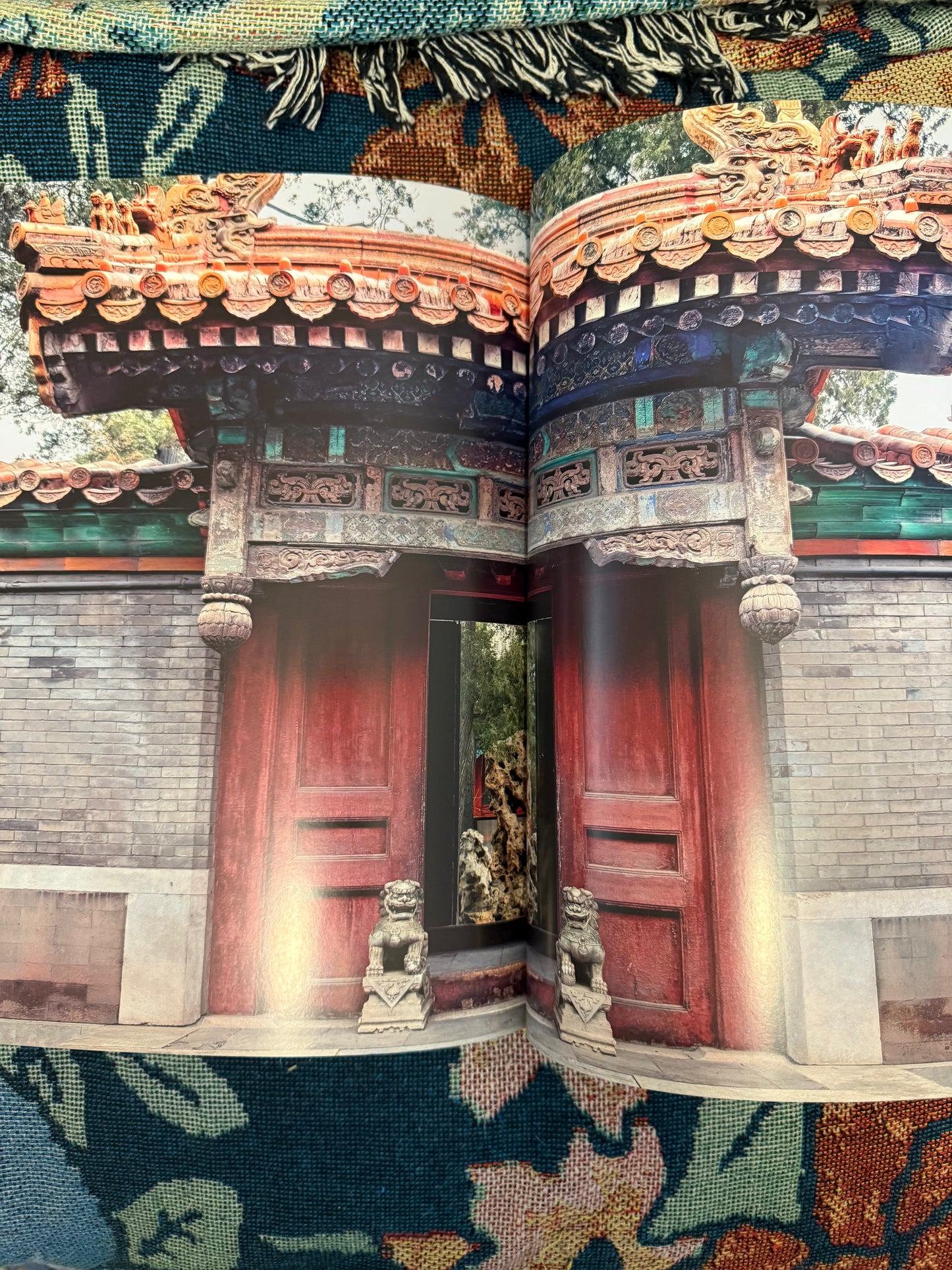 Iris Apfel's Personal The Emperor's Private Paradise: Treasures from the Forbidden City Book