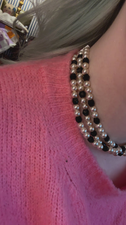 Vintage Laguna Black and White Pearl Necklace